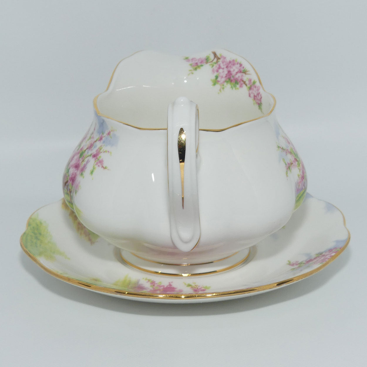 royal-albert-england-blossom-time-gravy-boat-and-underplate