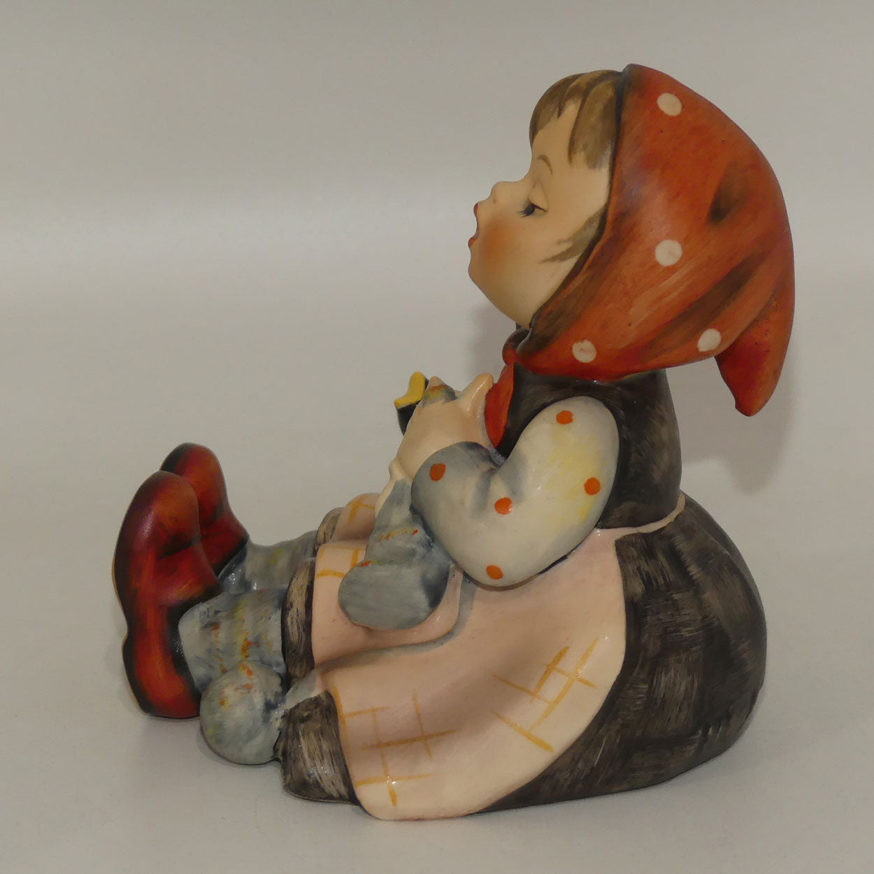 hum69-mi-hummel-figure-happy-pastime