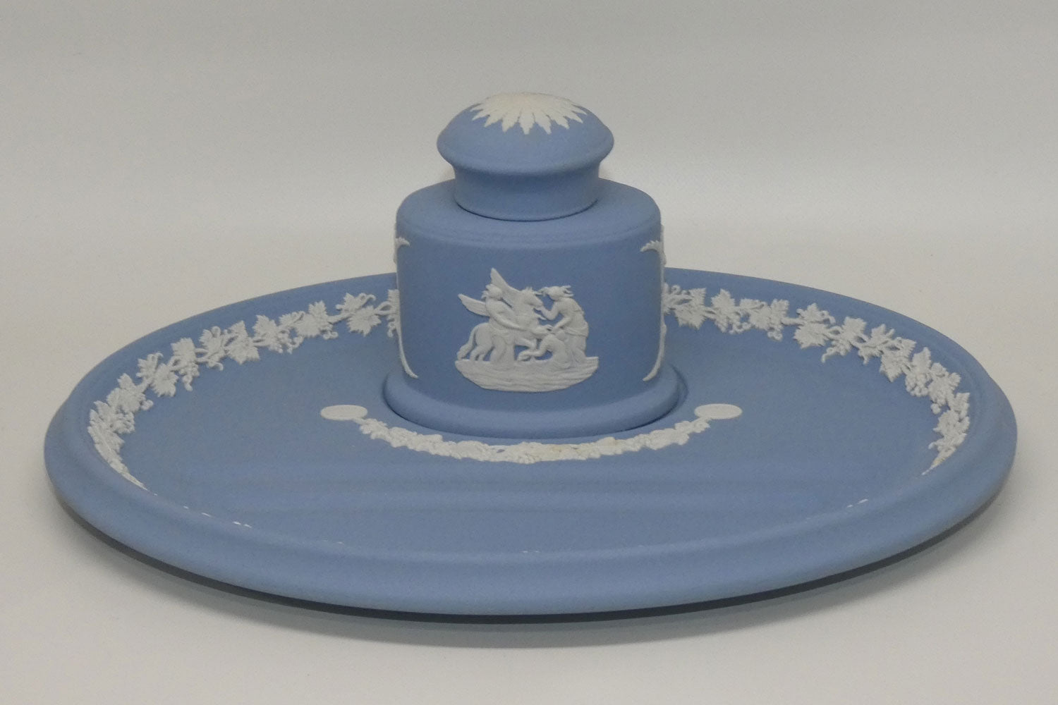wedgwood-jasper-white-on-blue-homer-inkpot-and-stand