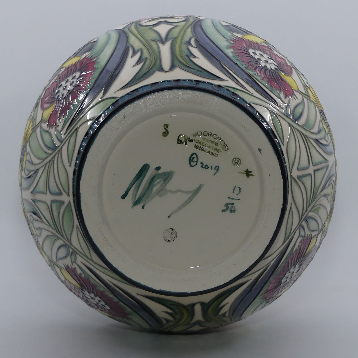 Moorcroft Pottery | Iznik vase | Shape 49/13 | Limited Edition of 50 pieces | William De Morgan collection