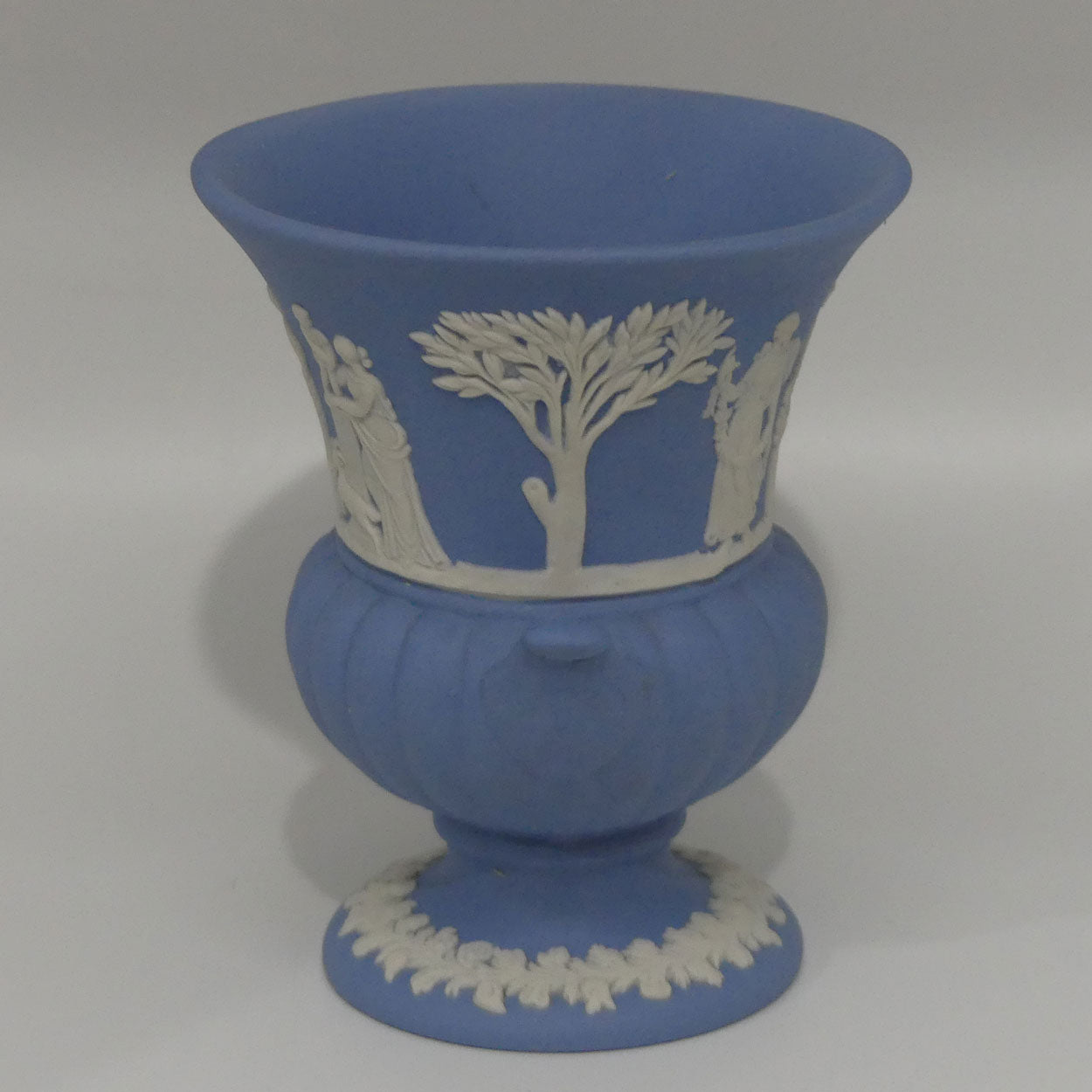 wedgwood-jasper-white-on-pale-blue-maidens-campagna-shape-vase