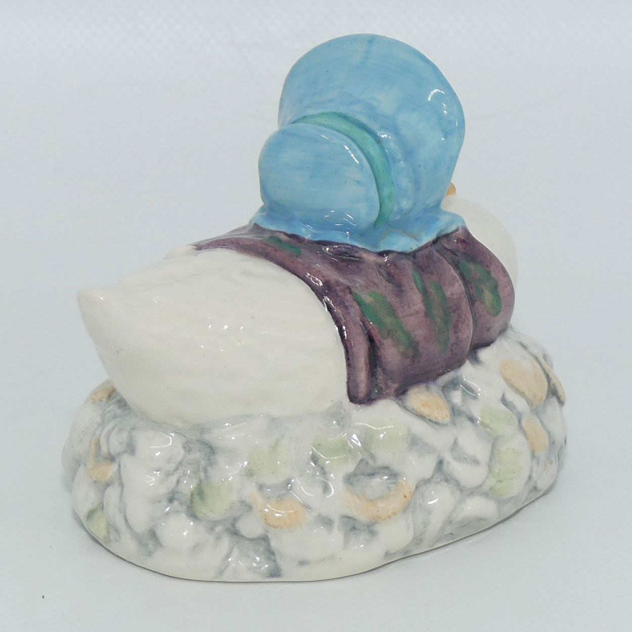 beswick-beatrix-potter-jemima-puddleduck-made-a-feather-nest-bp3b-purple-2