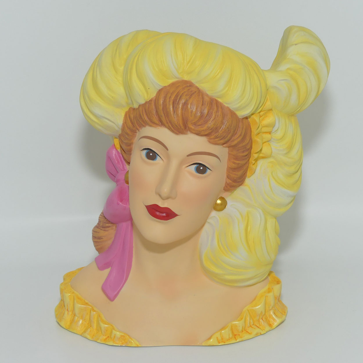 Jim Beam 2012 | IAJBBSC Convention Lady Head vase | Yellow