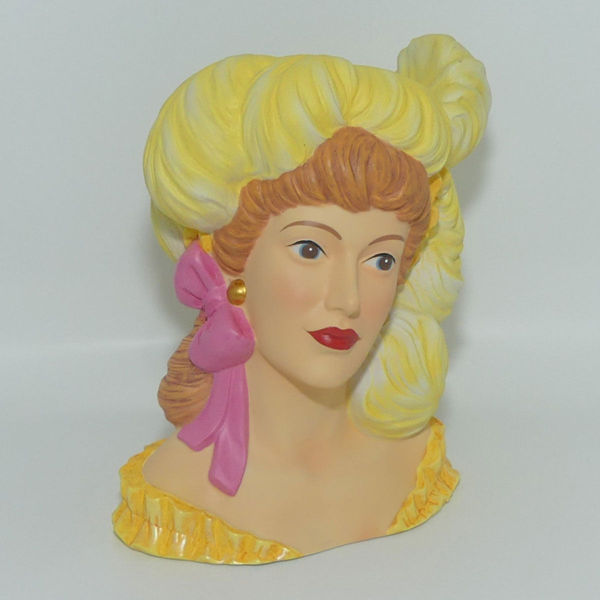 Jim Beam 2012 | IAJBBSC Convention Lady Head vase | Yellow