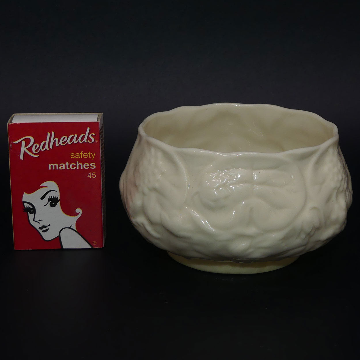 belleek-lotus-sugar-bowl-gold-mark