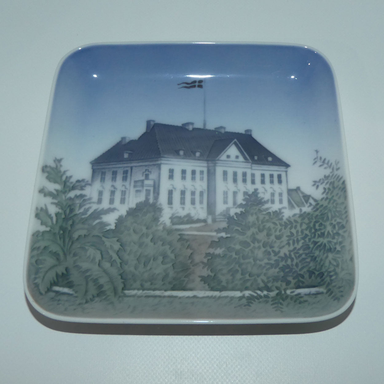 bing-and-grondahl-square-tray-marselisborg