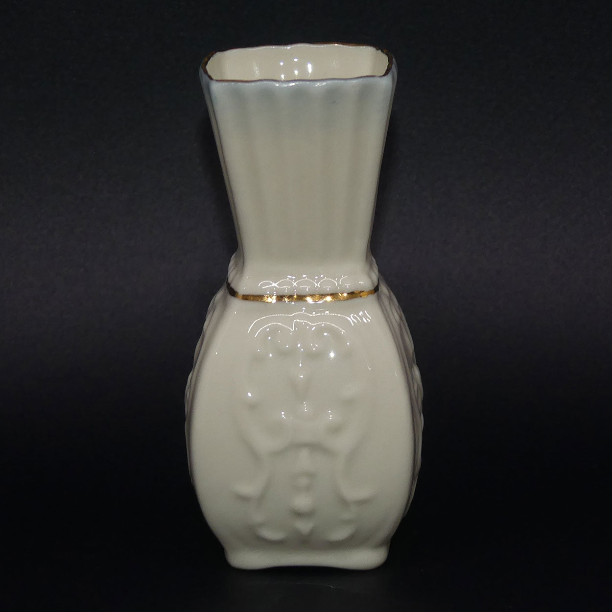 belleek-celtic-design-mini-vase-gilt-and-blue-blue-mark