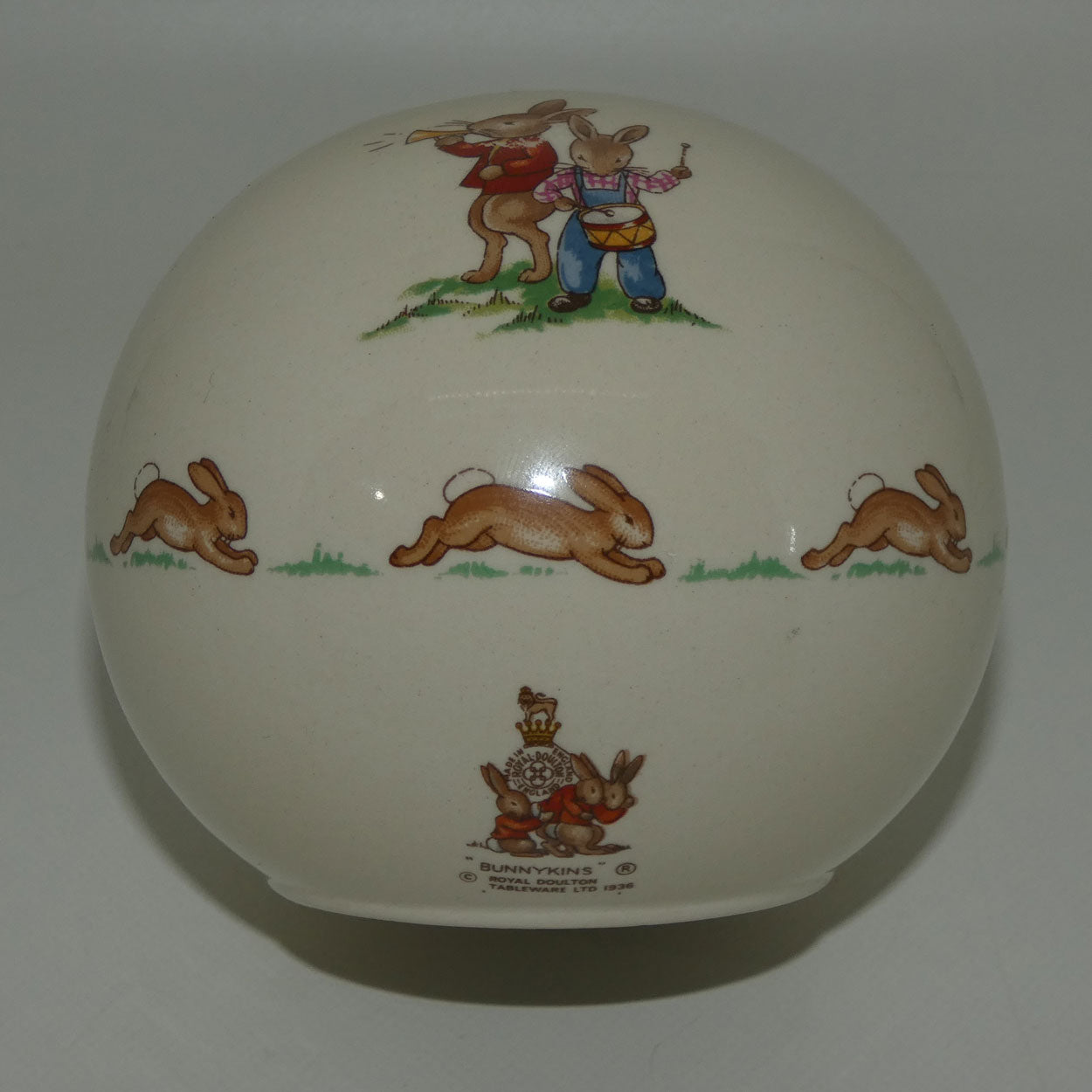 royal-doulton-bunnykins-money-ball-disturbing-grandpa
