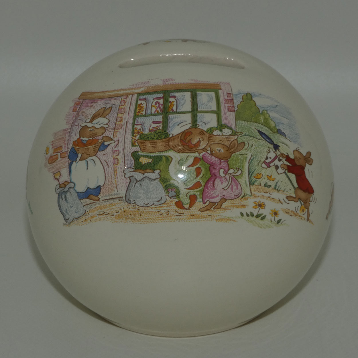 royal-doulton-bunnykins-money-ball-vege-stall-eating-apples