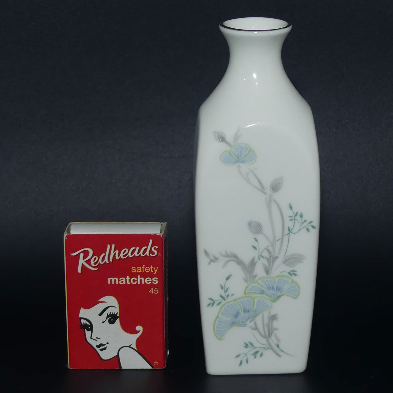 Royal Doulton Moonflower H5104 miniature bud vase