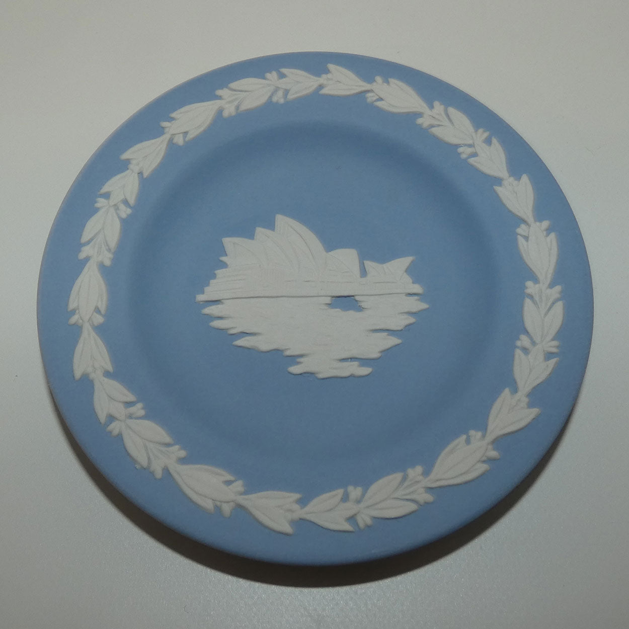 wedgwood-jasper-australian-new-sydney-opera-house-miniature-plate