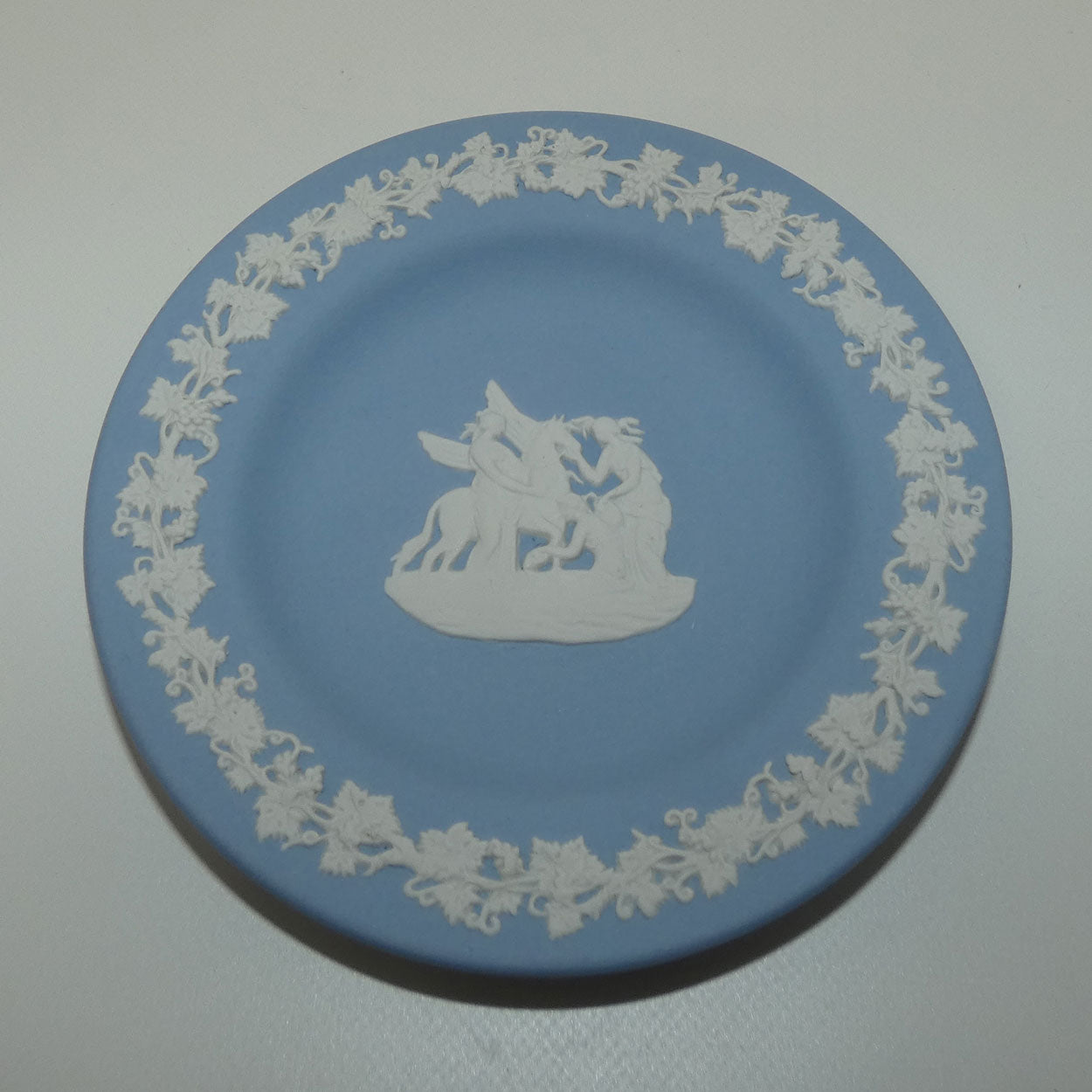 wedgwood-jasper-white-on-pale-blue-three-maidens-and-pegasus-miniature-plate