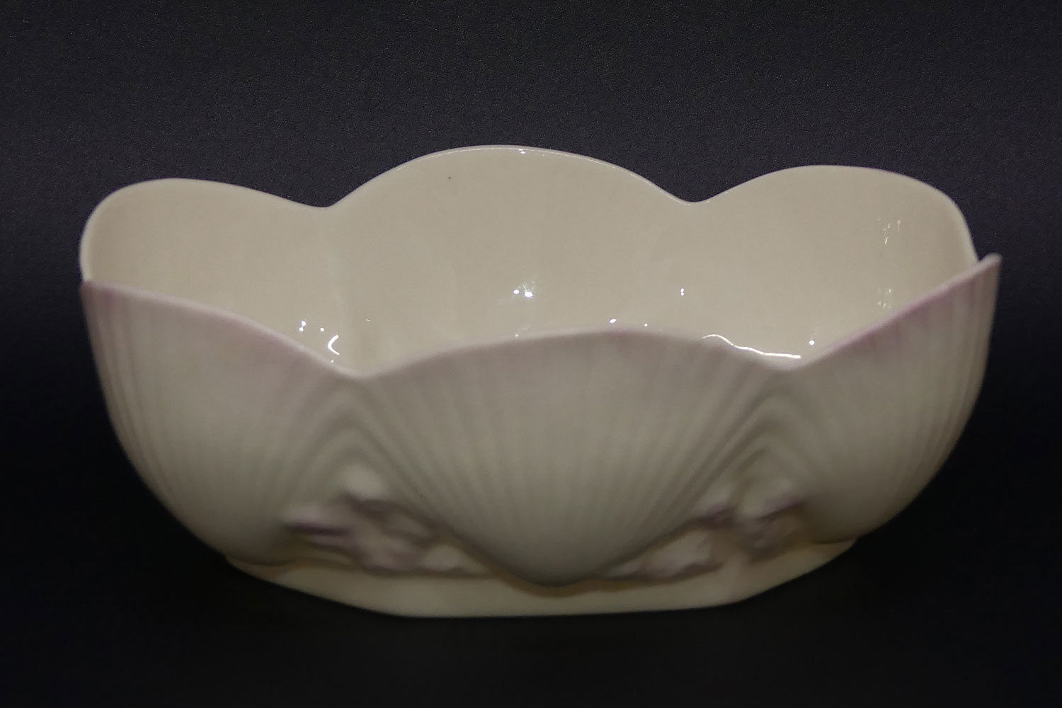 belleek-pink-coral-and-shell-mastter-open-salt-1-gold-mark