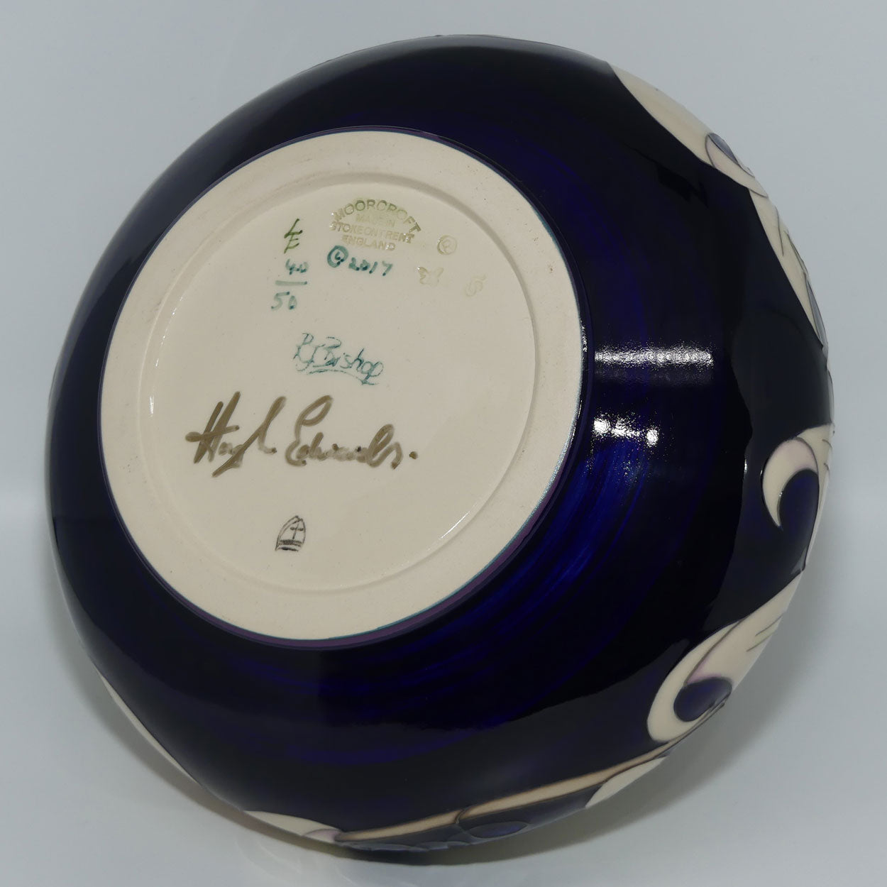 Moorcroft Pure Innocence 32/8 vase | LE 40/50 | signed