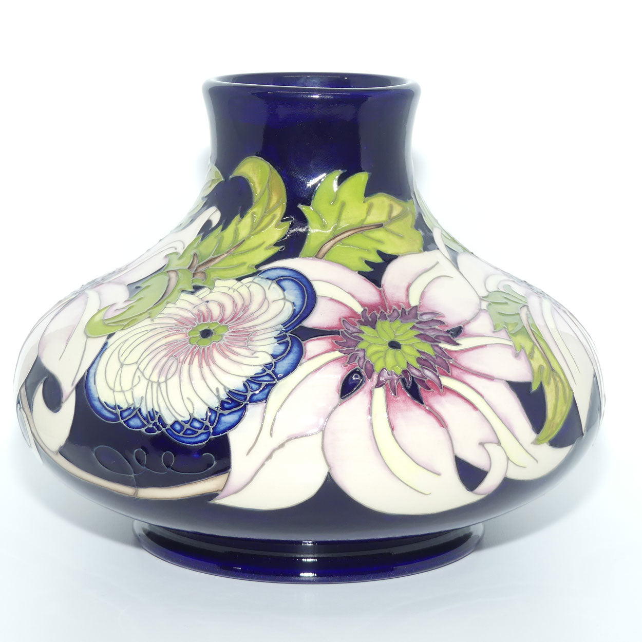 Moorcroft Pure Innocence 32/8 vase | LE 45/50
