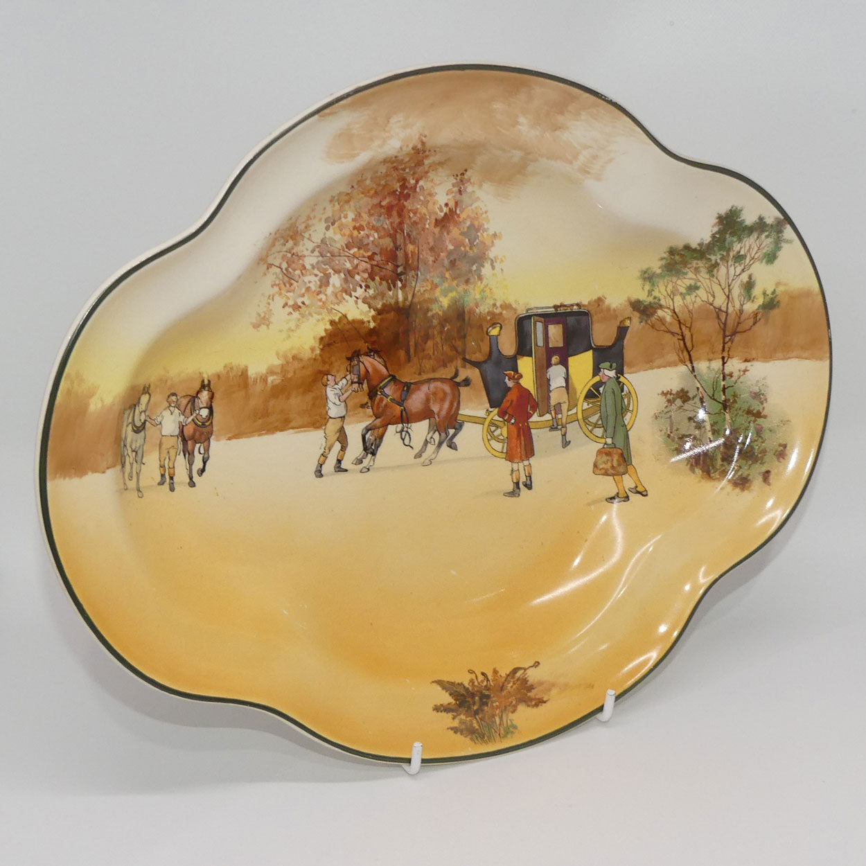 royal-doulton-coaching-days-quatrefoil-shaped-bowl-d2716