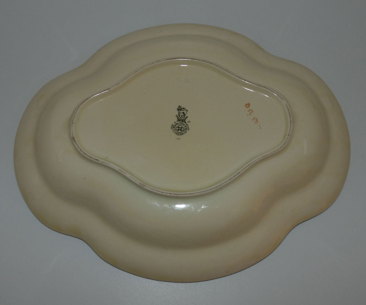 royal-doulton-ploughing-large-quatrefoil-shape-dish-d5650