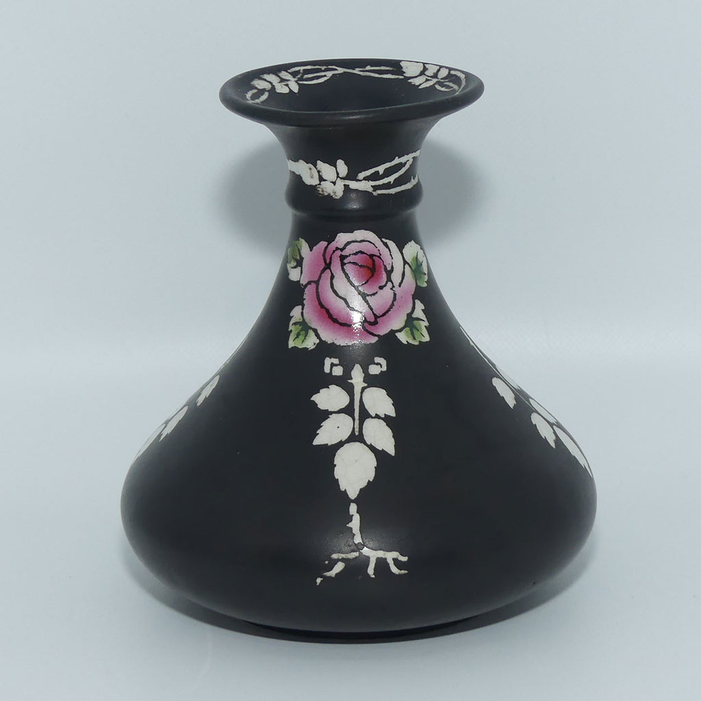 shelley-england-rose-on-black-roself-vase-8103