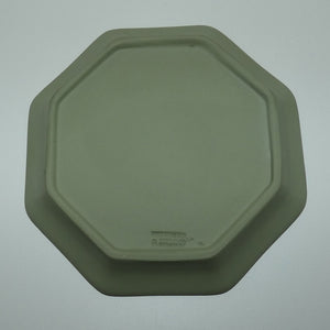 wedgwood-jasper-white-on-sage-green-maidens-and-cage-octagonal-tray