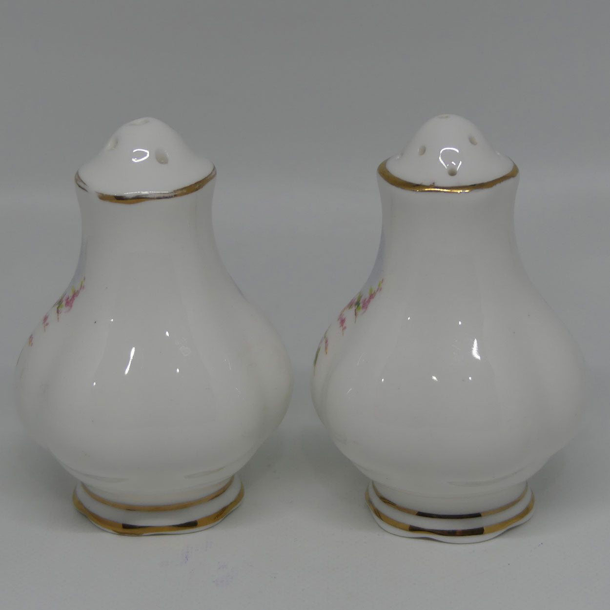 royal-albert-england-blossom-time-salt-and-pepper