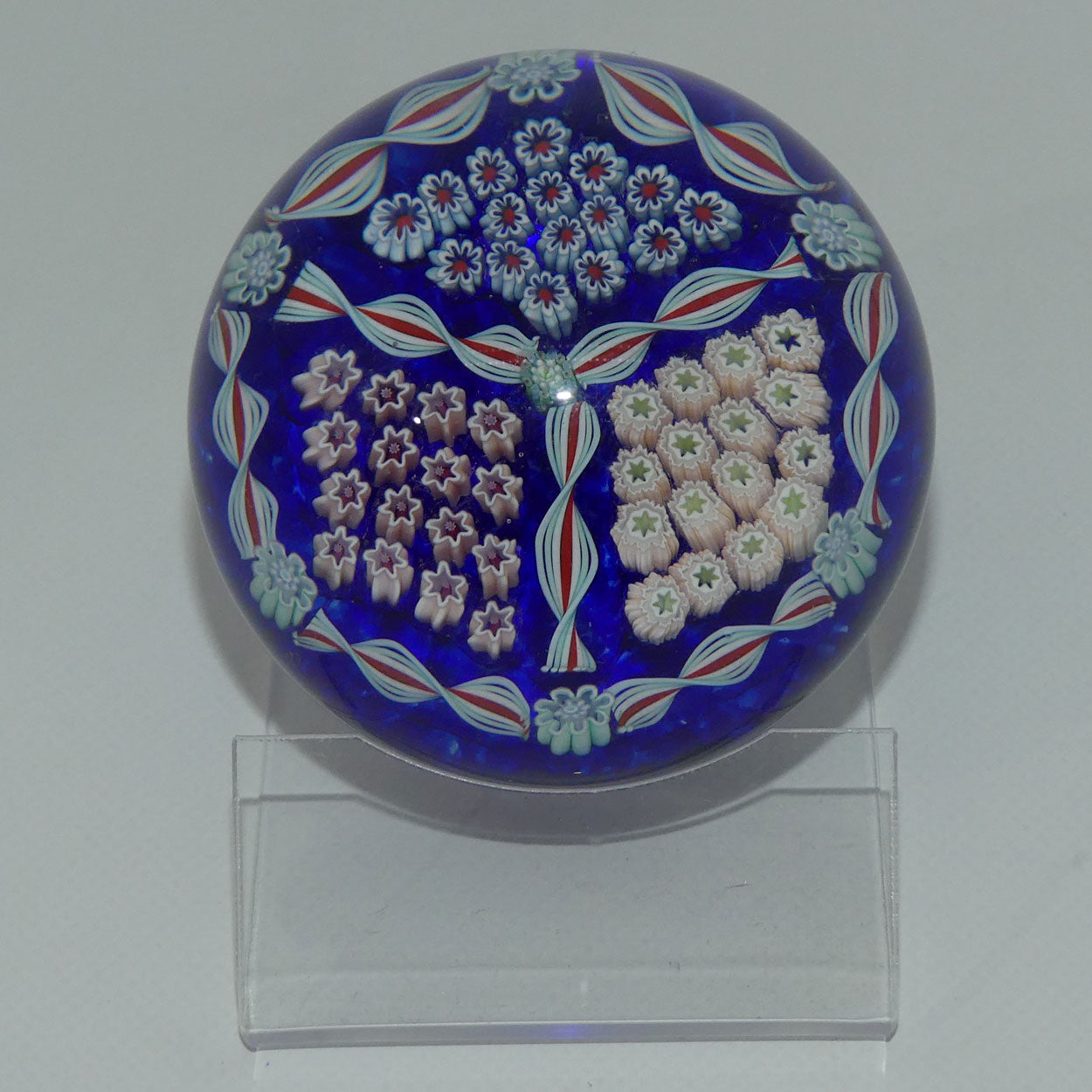 john-deacons-scotland-millefiori-triple-spoke-hub-small-paperweight-blue