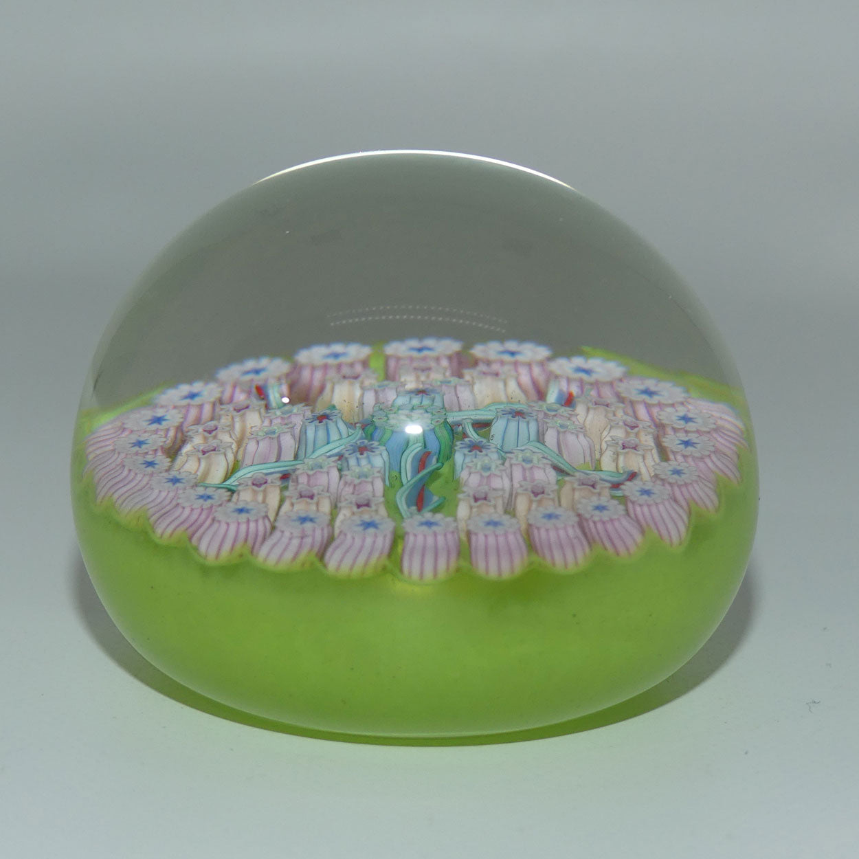john-deacons-scotland-millefiori-5-spoke-small-paperweight-lime