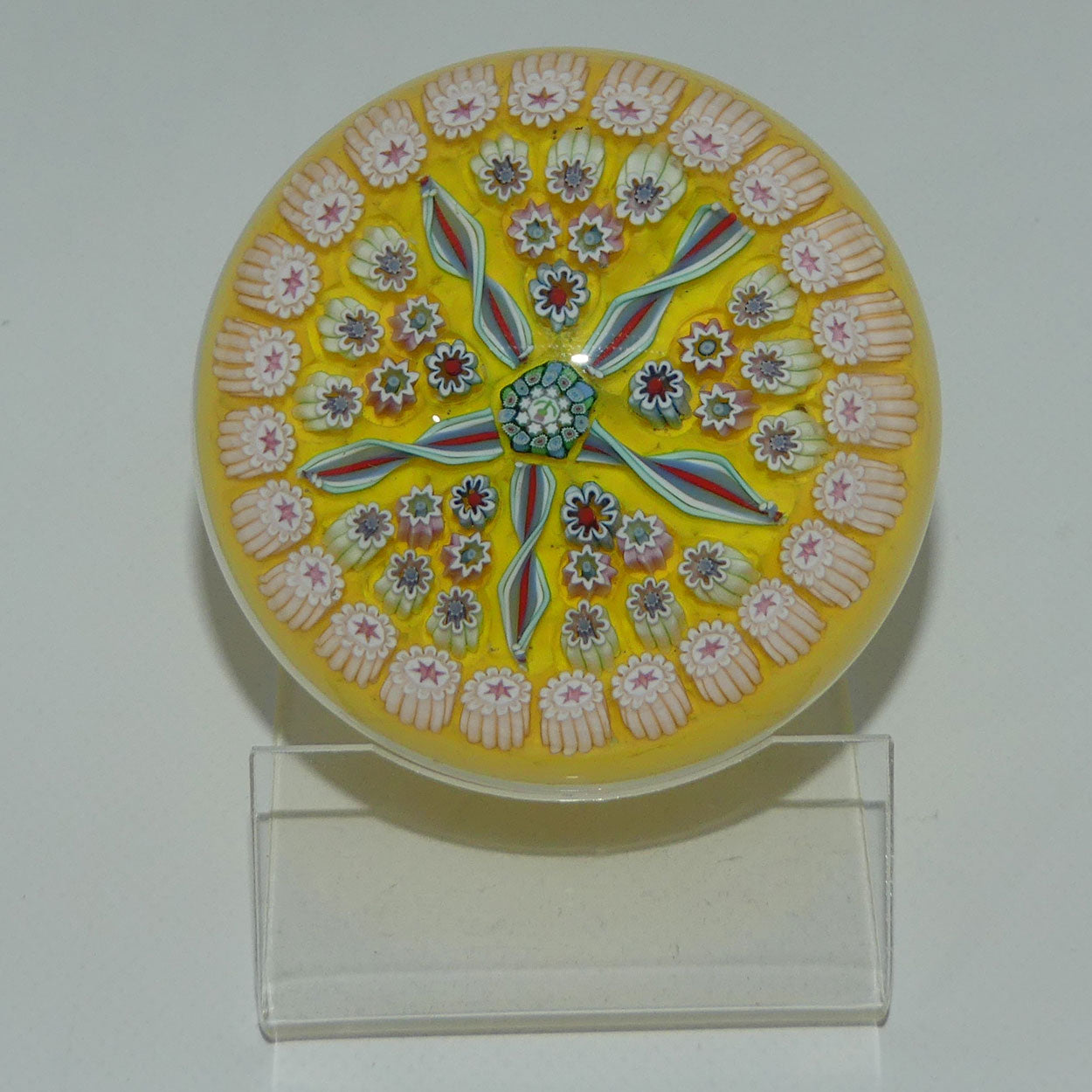john-deacons-scotland-millefiori-5-spoke-small-paperweight-yellow