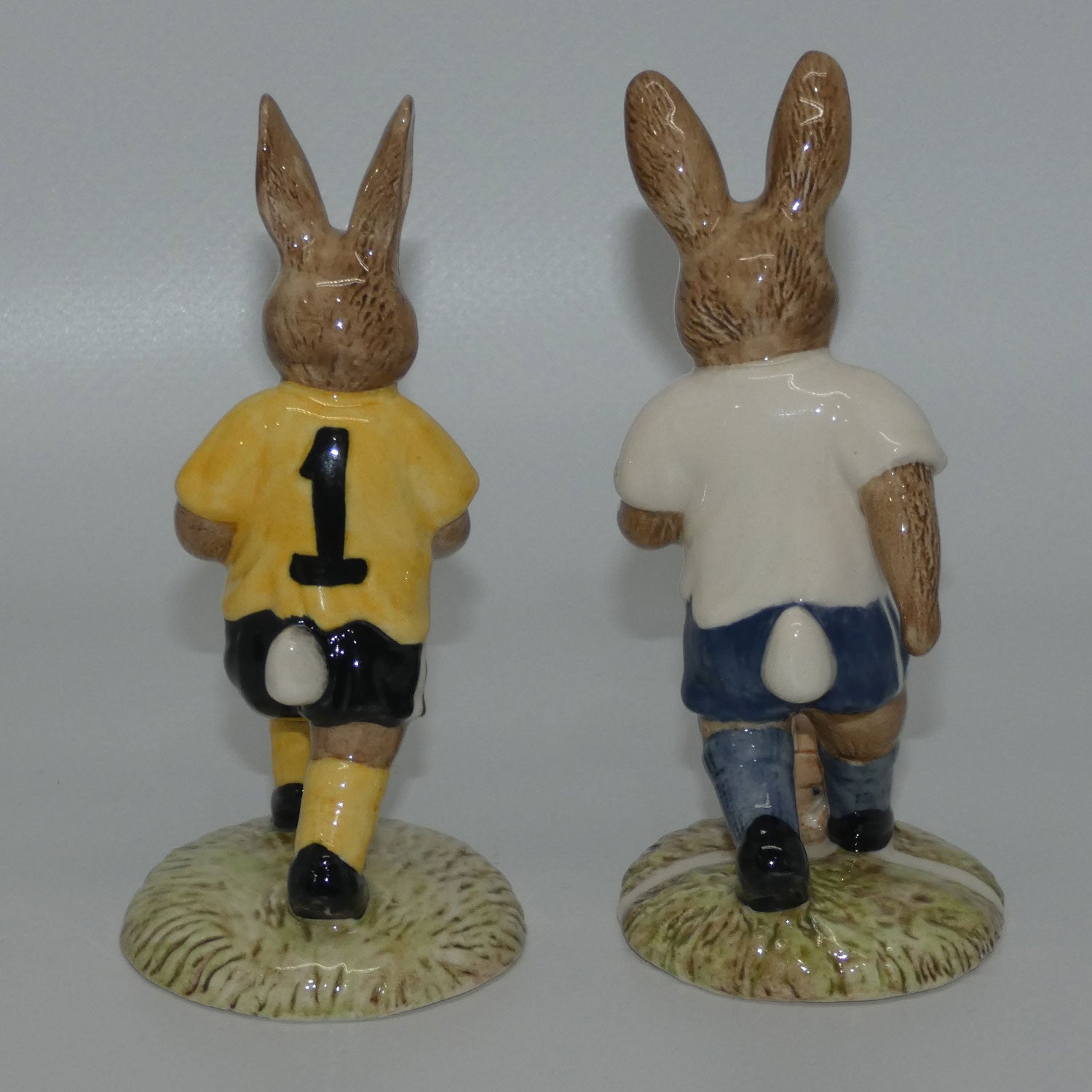 db120-121-royal-doulton-bunnykins-goalkeeper-footballer-set-yellow-white