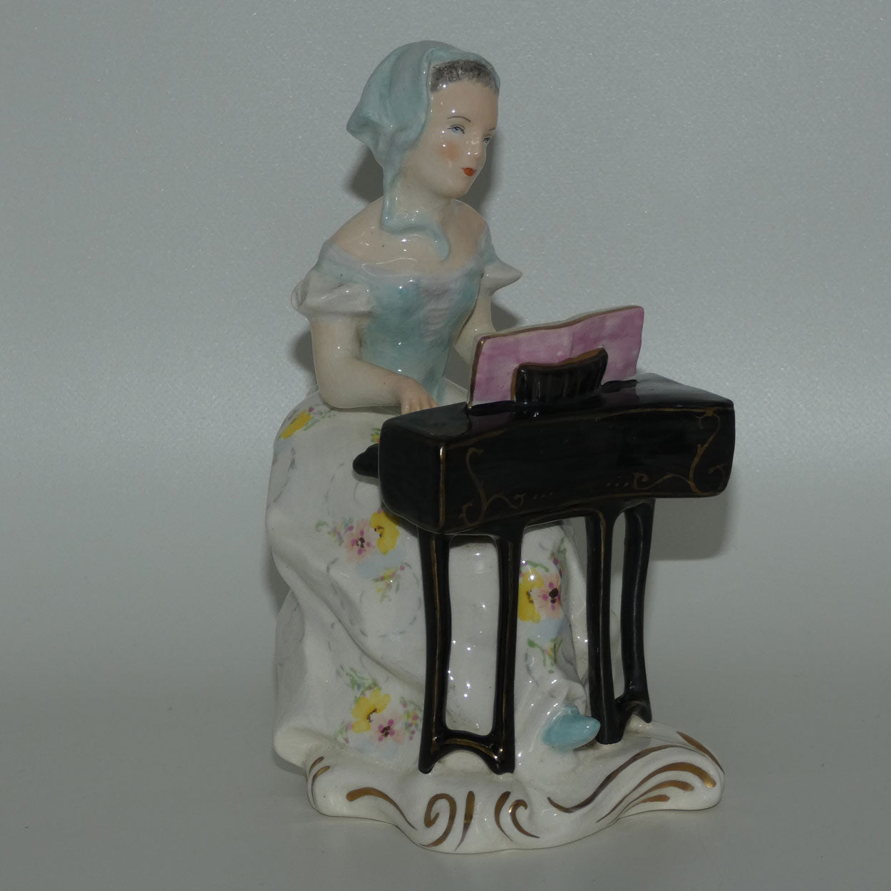 wedgwood-and-co-figure-117-spinet