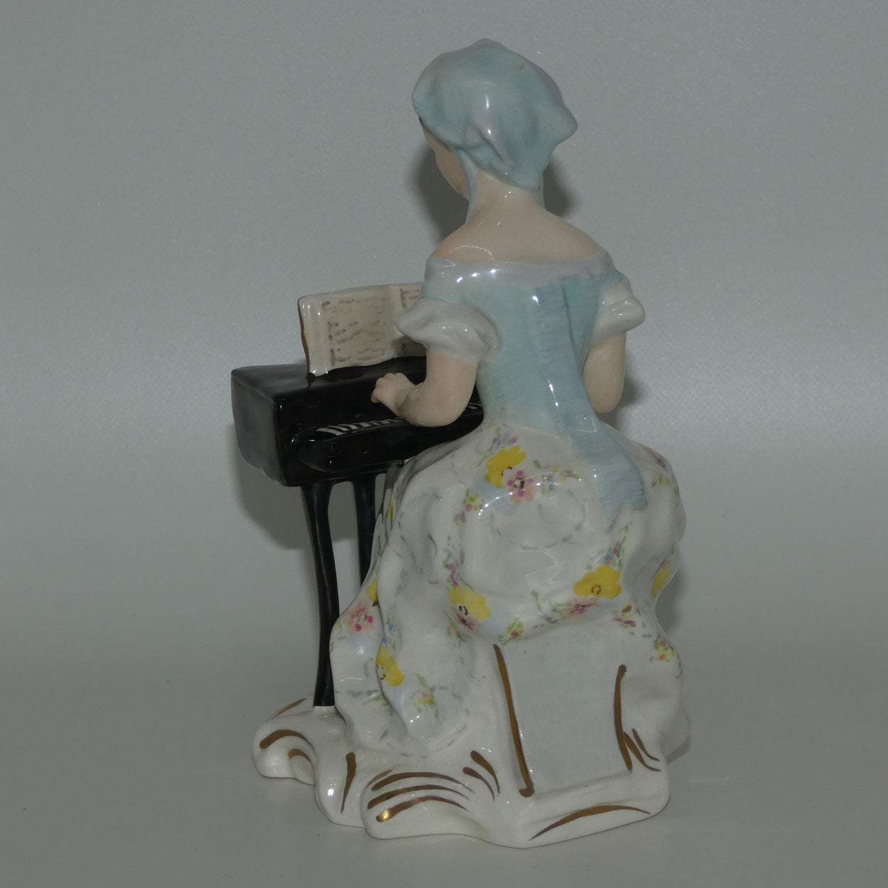 wedgwood-and-co-figure-117-spinet