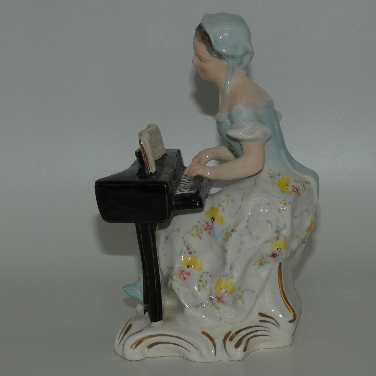 wedgwood-and-co-figure-117-spinet