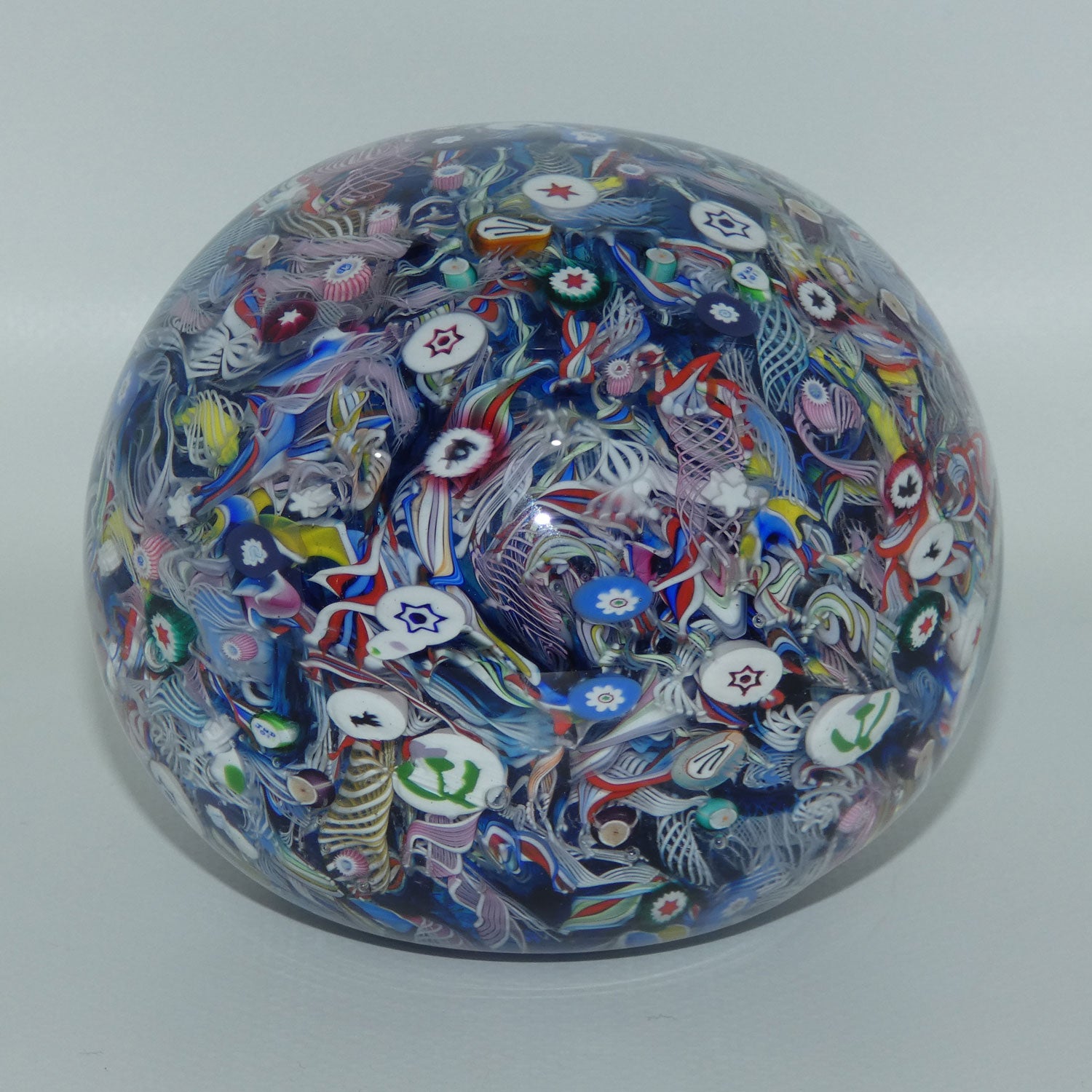 john-deacons-scotland-super-magnum-scramble-millefiori-paperweight