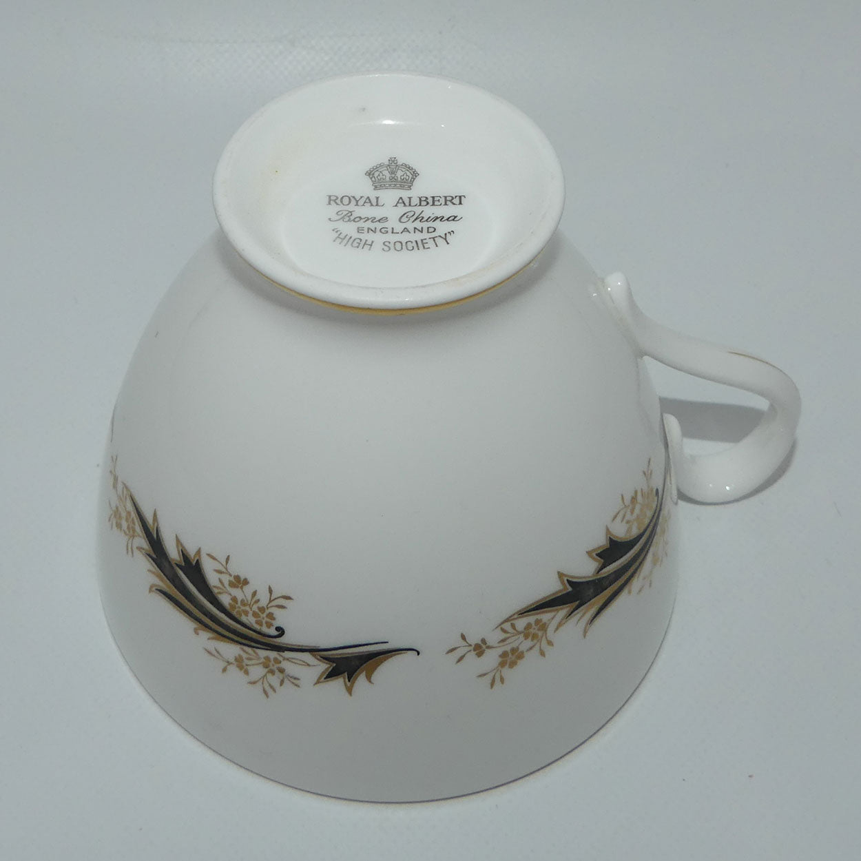 royal-albert-bone-china-england-high-society-trio