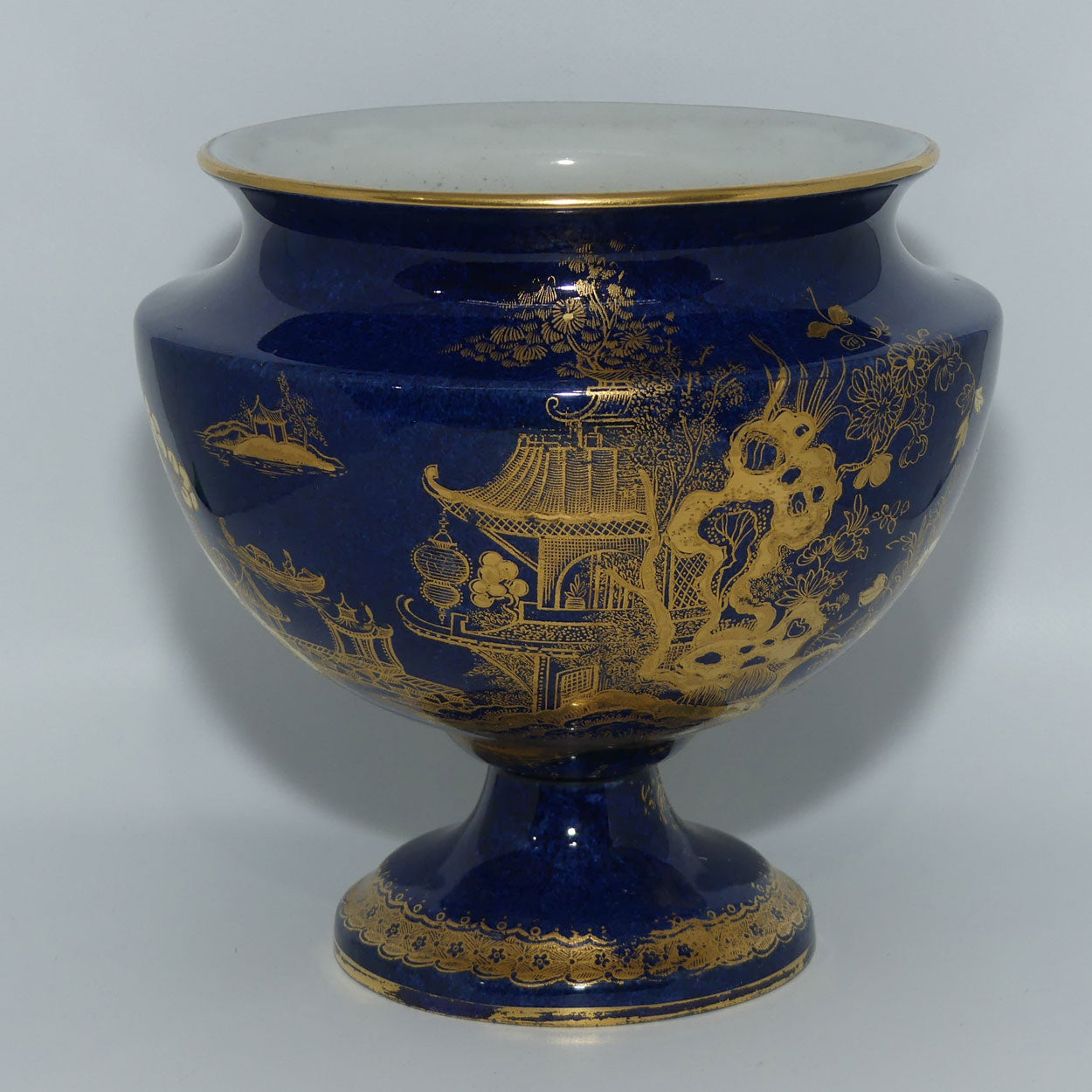 ag-harley-jones-wilton-ware-chinoiserie-pattern-gilt-footed-bowl