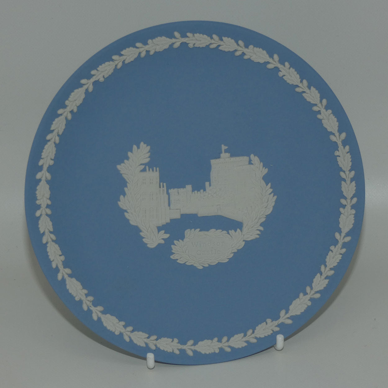 wedgwood-jasper-landmarks-windsor-castle-plate