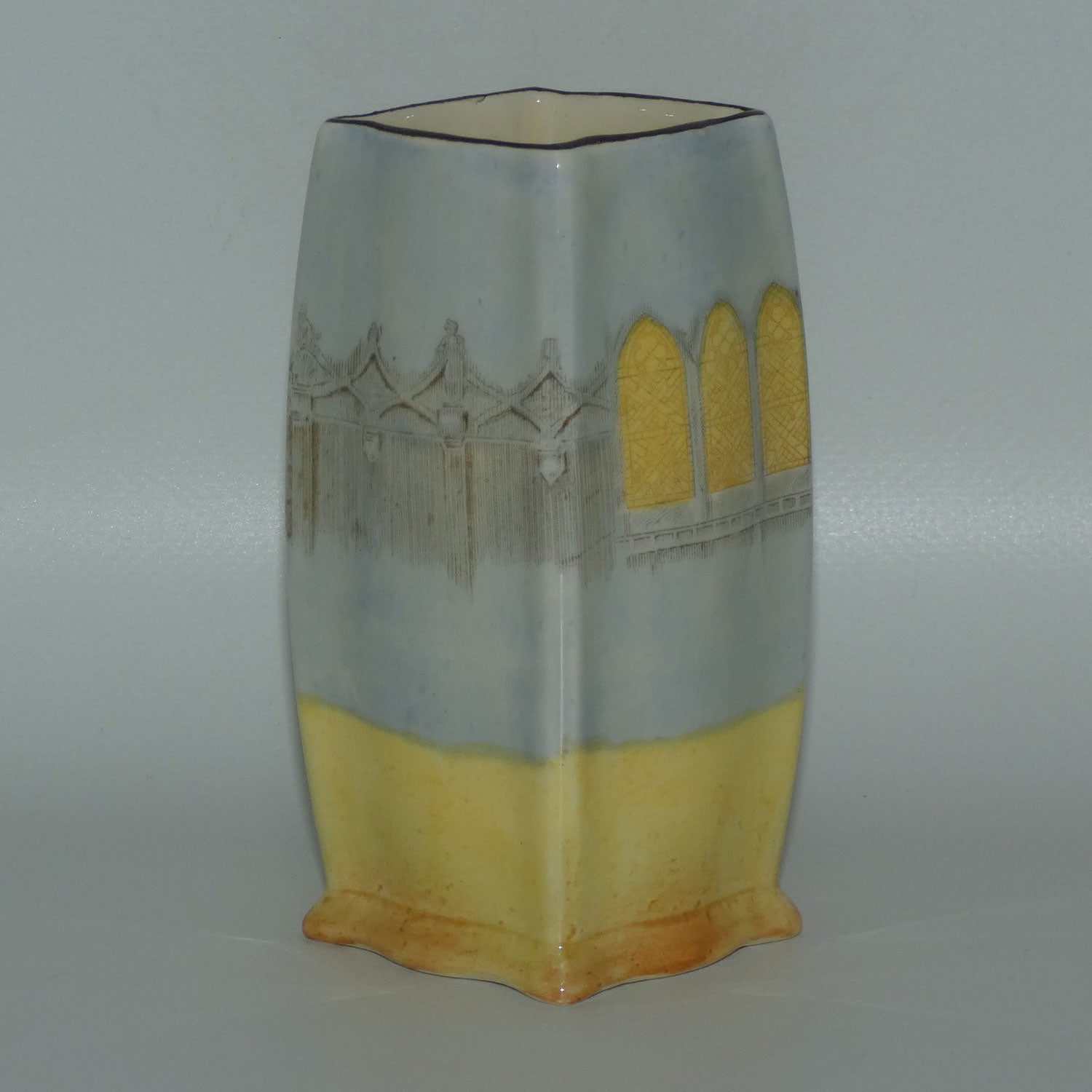 royal-doulton-shakespearean-wolsey-vase